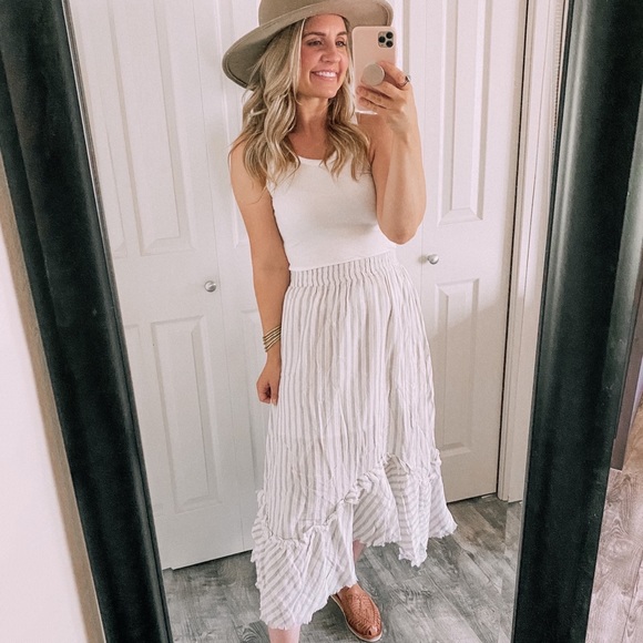 Carly Jean Los Angeles Dresses & Skirts - Carly Jean Striped Swing Skirt